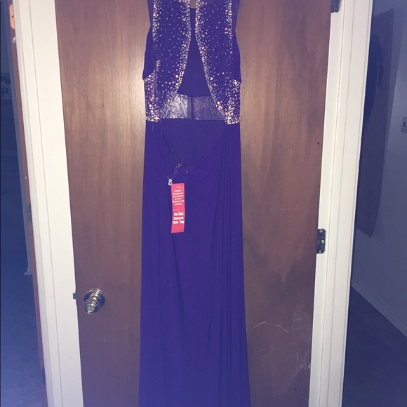 SPECIAL OCCASION AND PROM DRESSES - Picture 1 of 6
